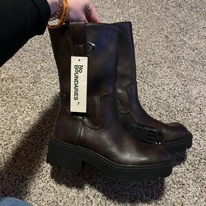 No Boundaries Women's Dark Brown/maroon Combat Boots